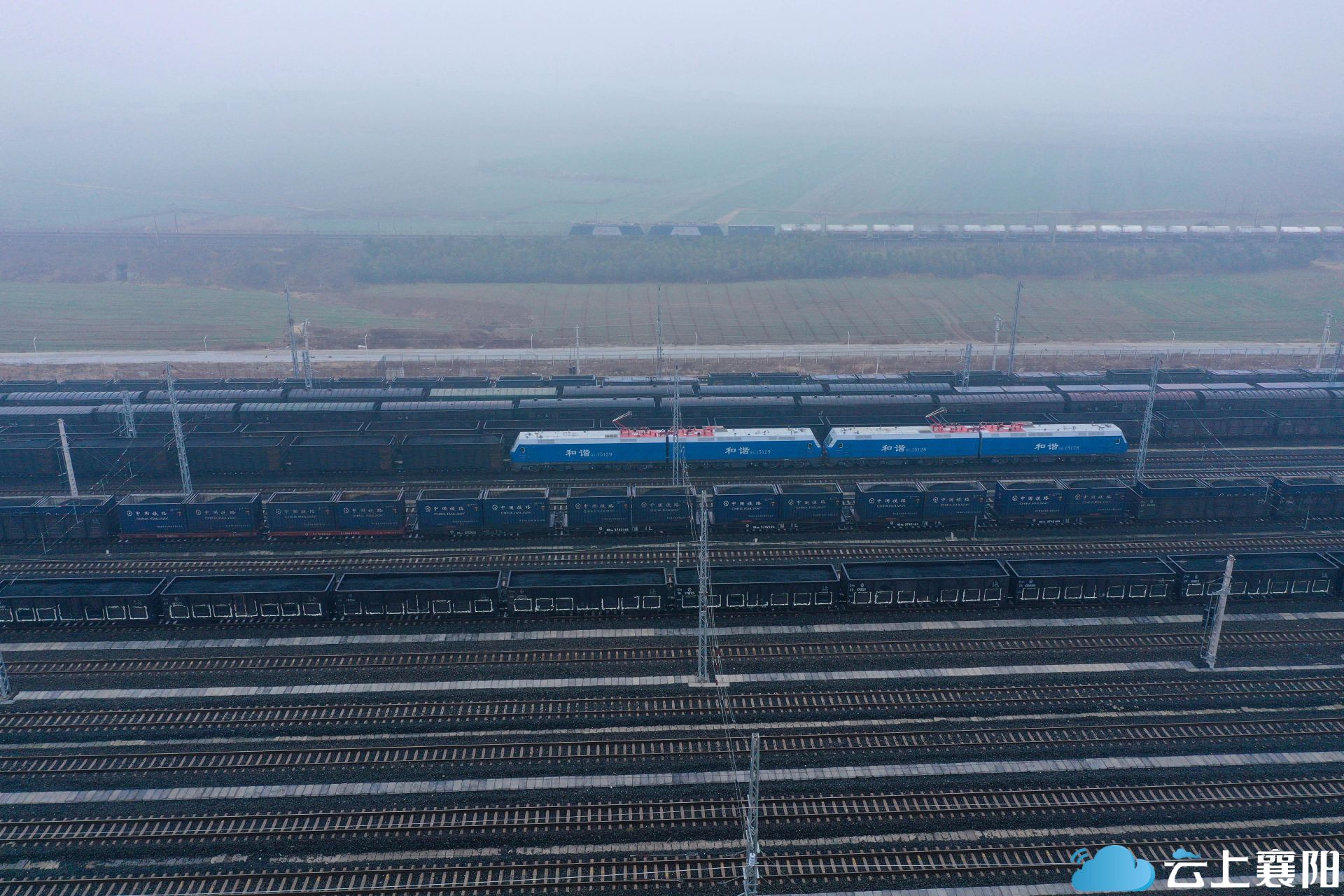 襄阳浩吉铁路首迎万吨运煤专列