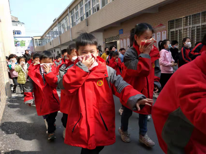 襄州消防走进红星小学开展全国中小学生安全教育日活动