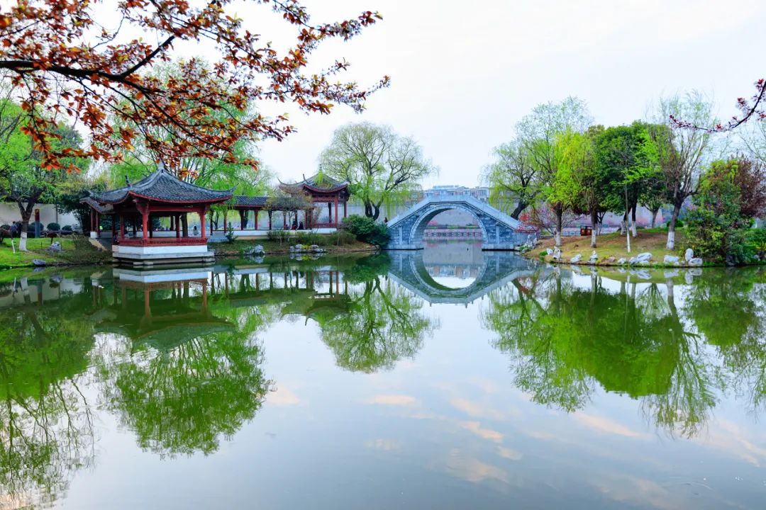 67傲娇襄阳好风日系列风光摄影作品登上世界邮票