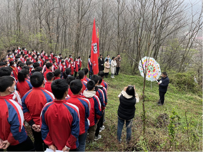 龍坪鎮中心學校繼承革命傳統傳承紅色基因