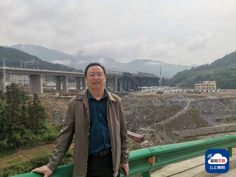 保康深处访琴师原保康工商局退休局长曹红旗的业余生活