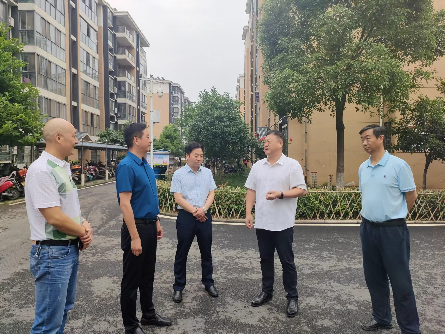 朱守疆到创文联系点开展下基层察民情解民忧暖民心走访调研