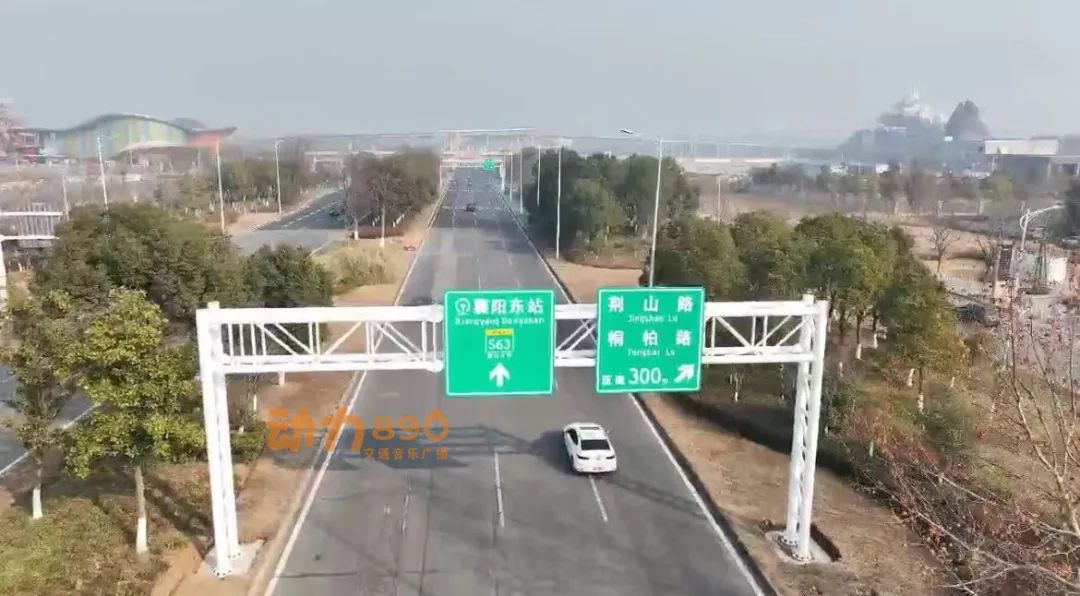 警方提醒不要逆行事关襄阳这条快速路