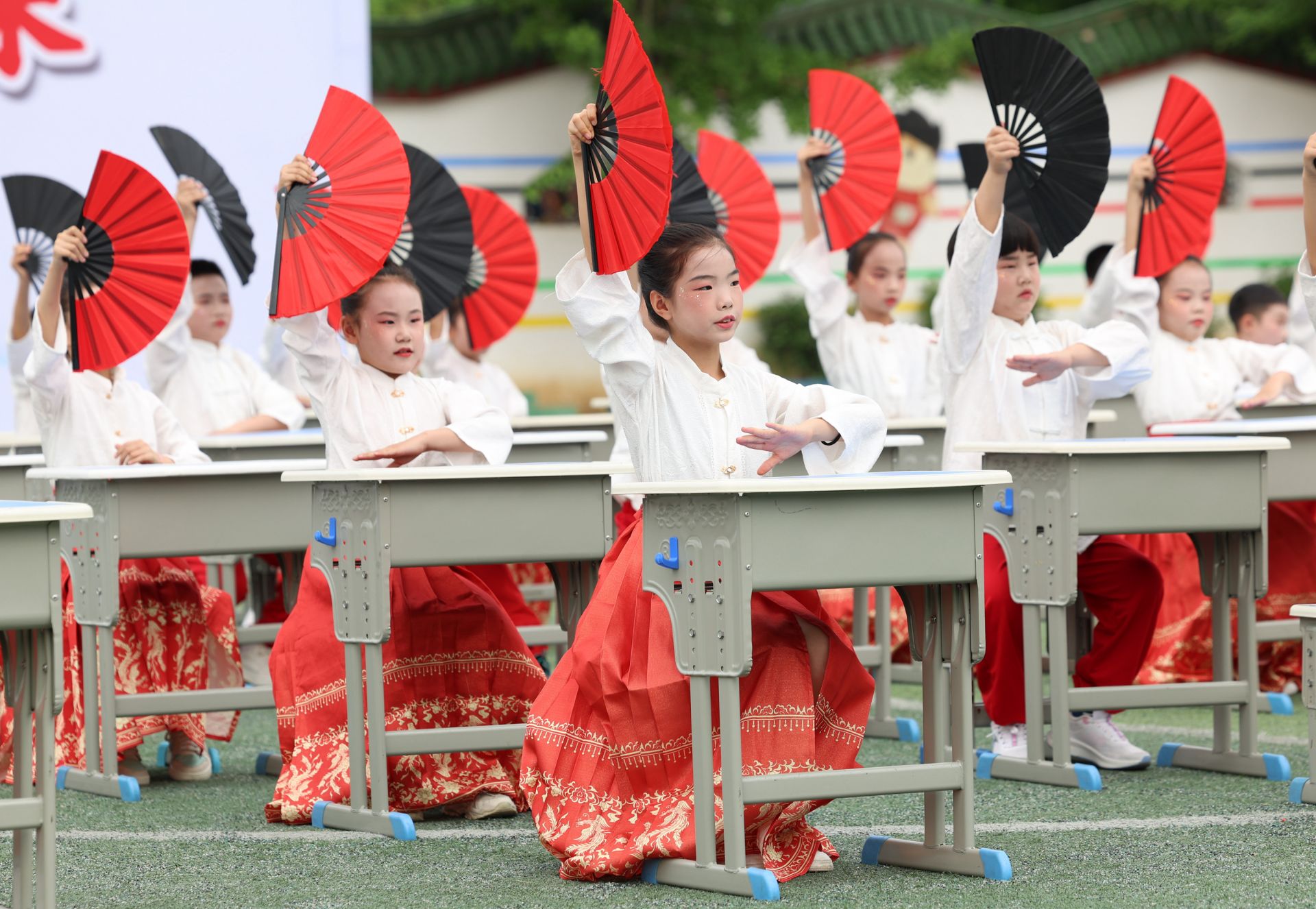 课桌舞五分钟
