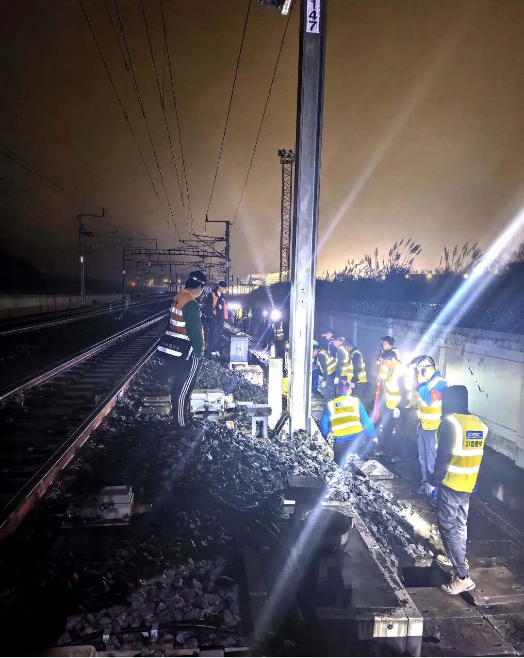 ##ALT_0_3610606875880628##