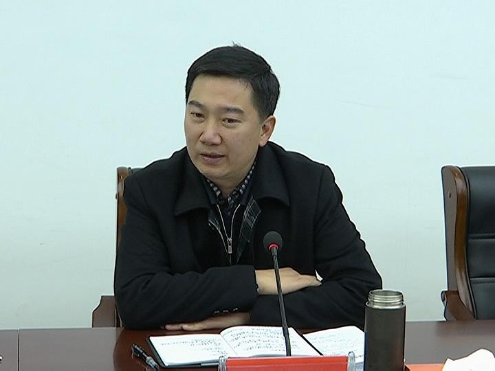 詹才红主持召开两违整治疏堵工作座谈会