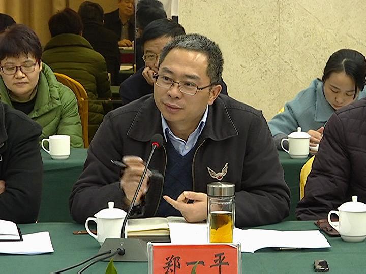 县领导蔡璐,郑一平和胡学文,胡文中,陈青参加调研活动.