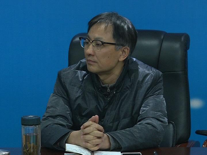 人县大常委会副主任蔡璐和赤龙湖湿地公园管委会主任胡文中参加调研