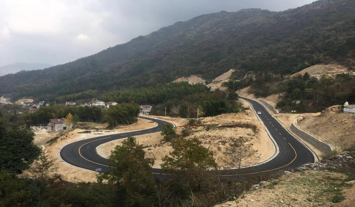 s236英黄线道路改建工程即将全面完成