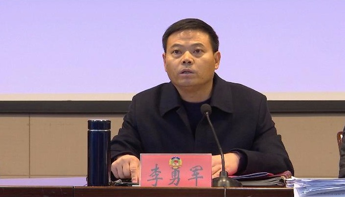 陈大柱,刘琳,罗霞,余华出席会议.编审