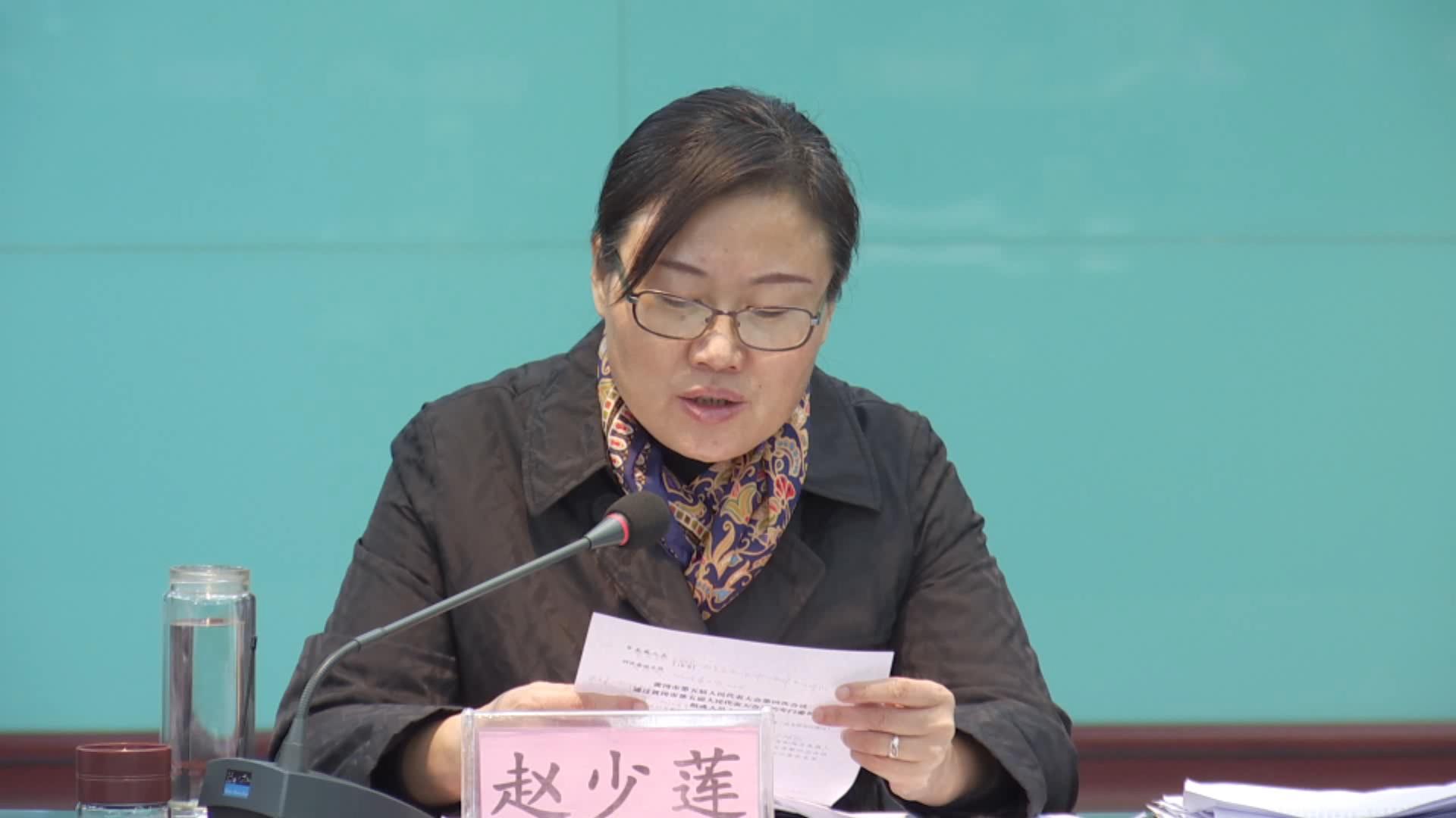 赵少莲,吴美景,詹才红,江勇参加讨论.