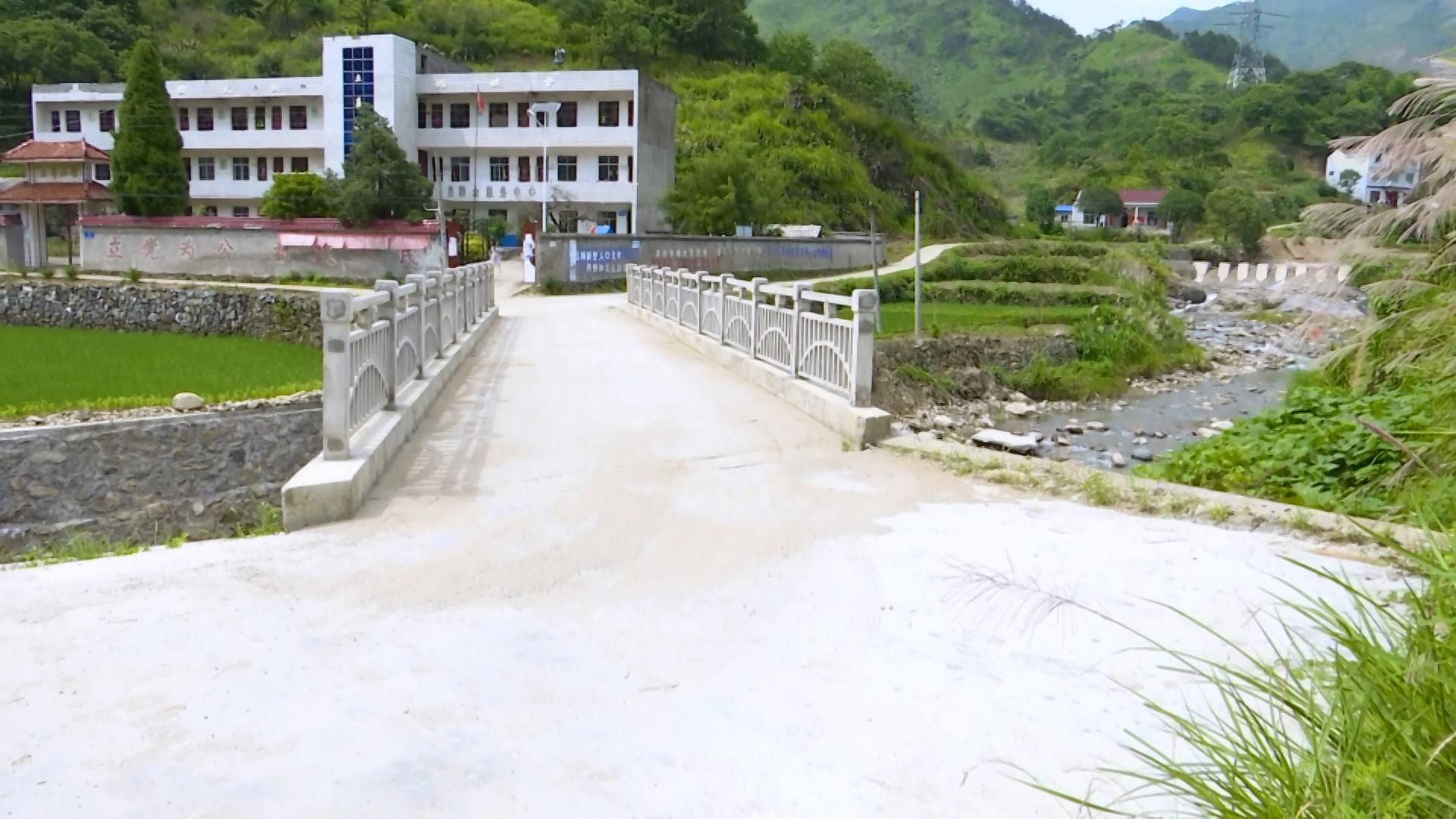 壮丽70年奋斗新时代深度贫困村调研行张榜镇土库村蹲点日记