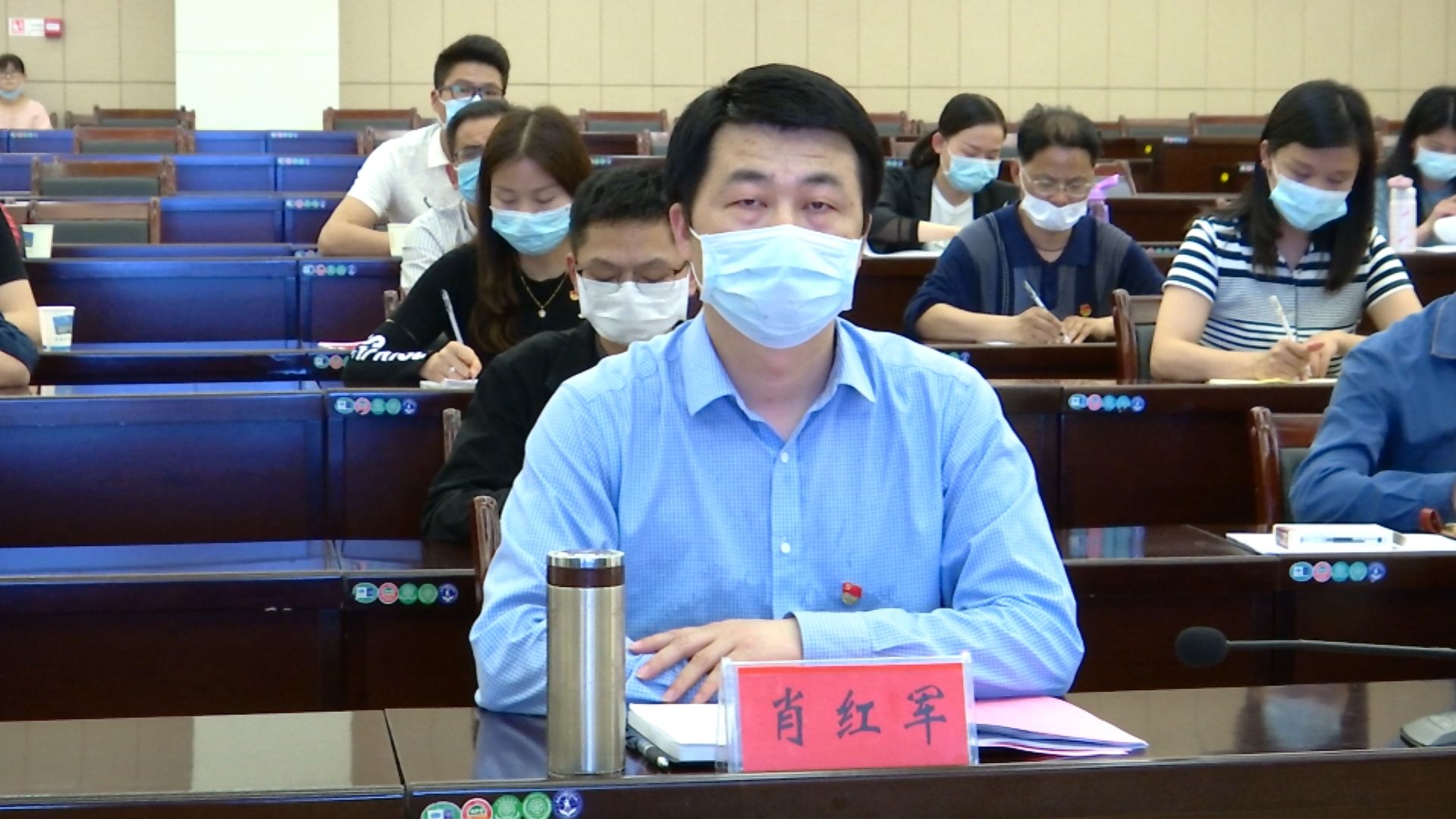 视频刘雪荣寄语青年做新时代的奋进者开拓者奉献者