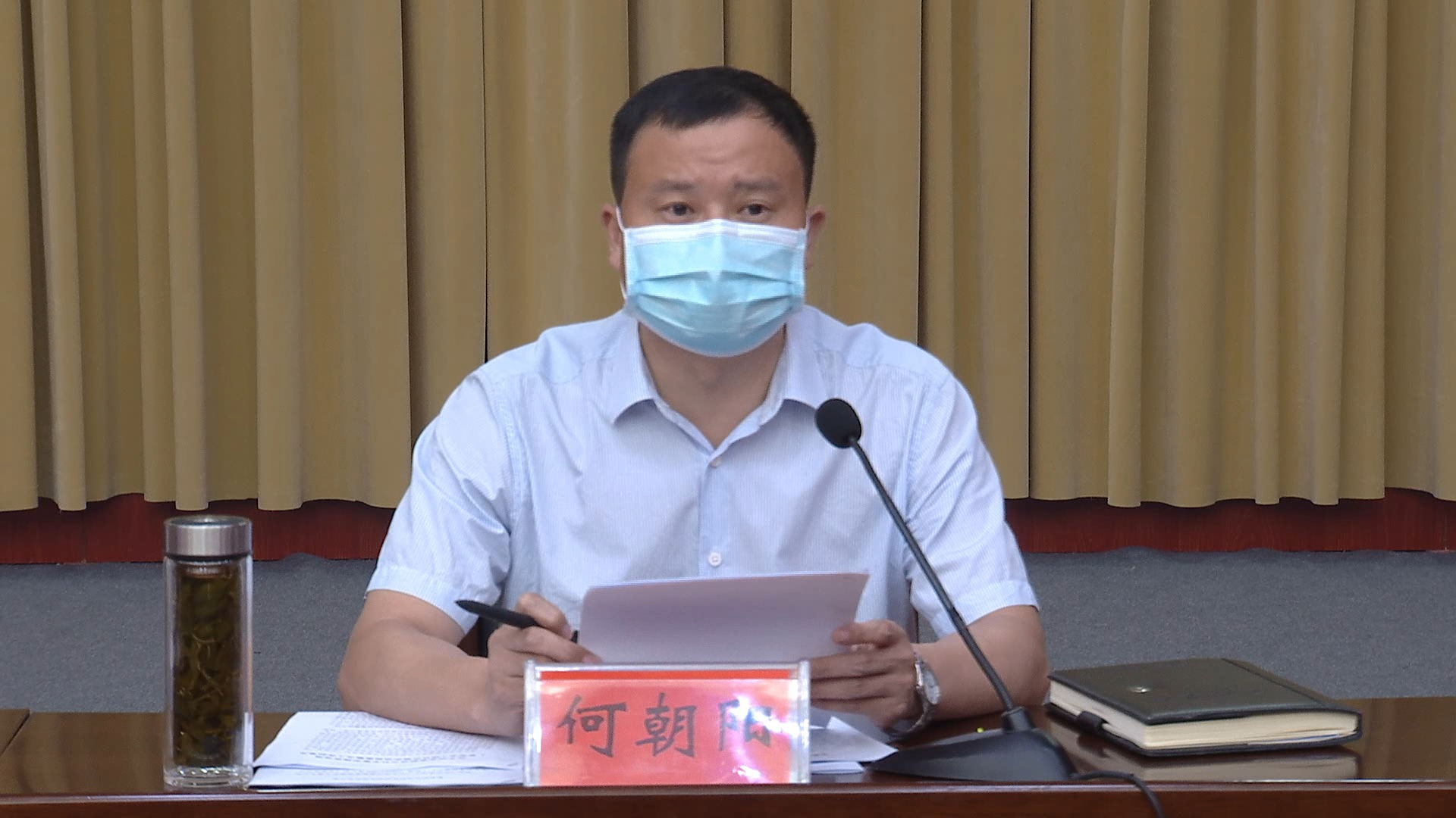 徐晓燕,丰洪波,邓俊生和汪才伦,胡学文,张立新参加会议.