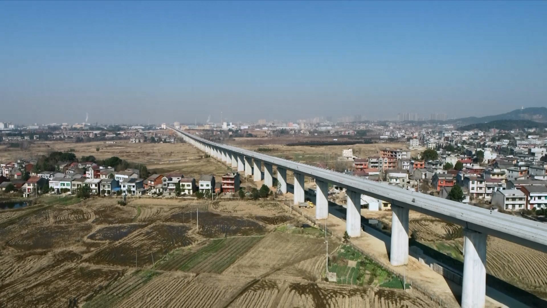 视频丨黄黄高铁工程建设全线大提速