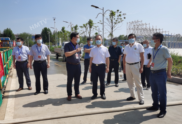 徐波检查指导黄梅县人民医院一院两区南区项目建设工作