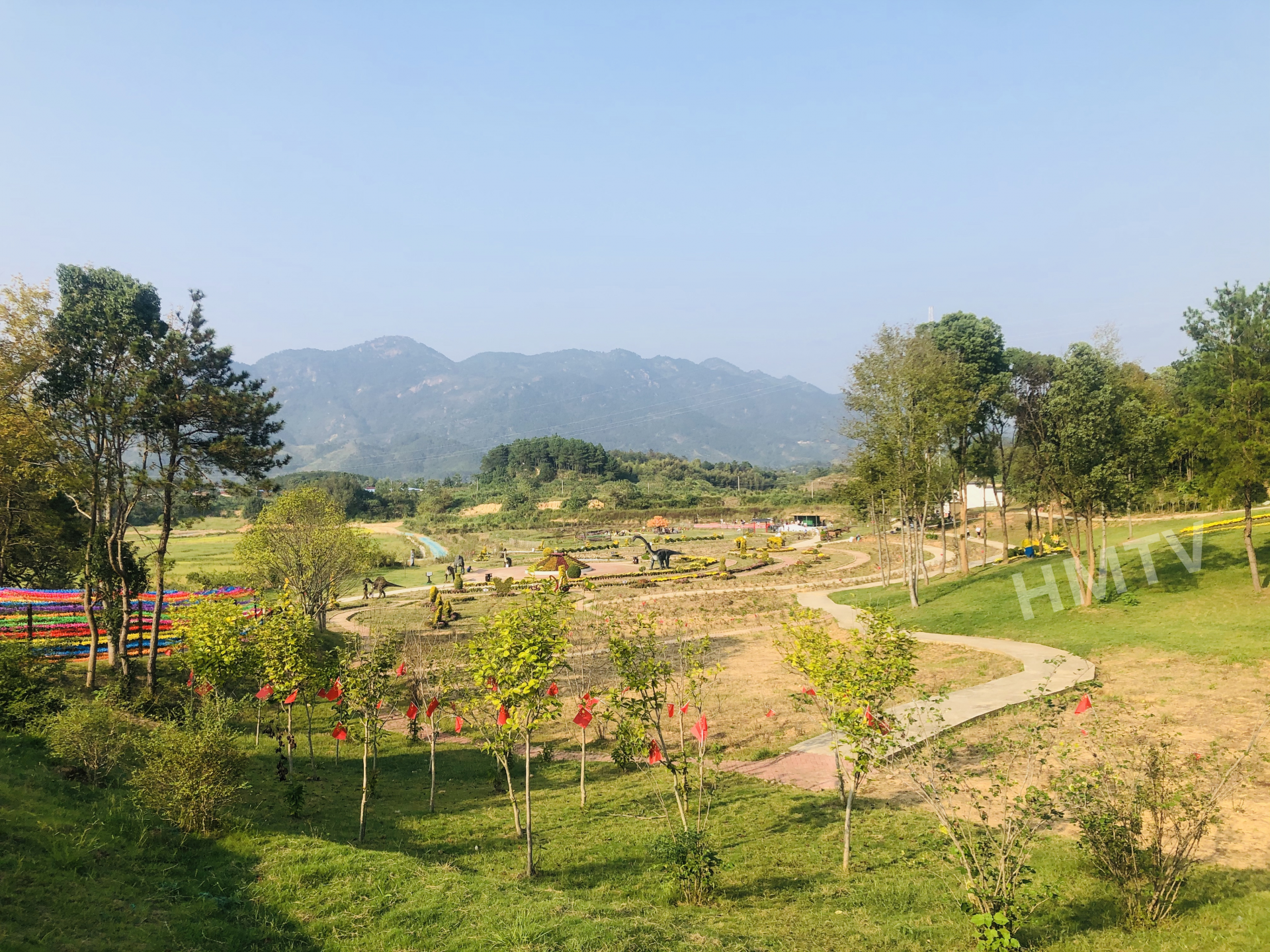 【快讯】苦竹香樟园生态旅游区迎来国庆旅游热潮 _云上黄梅