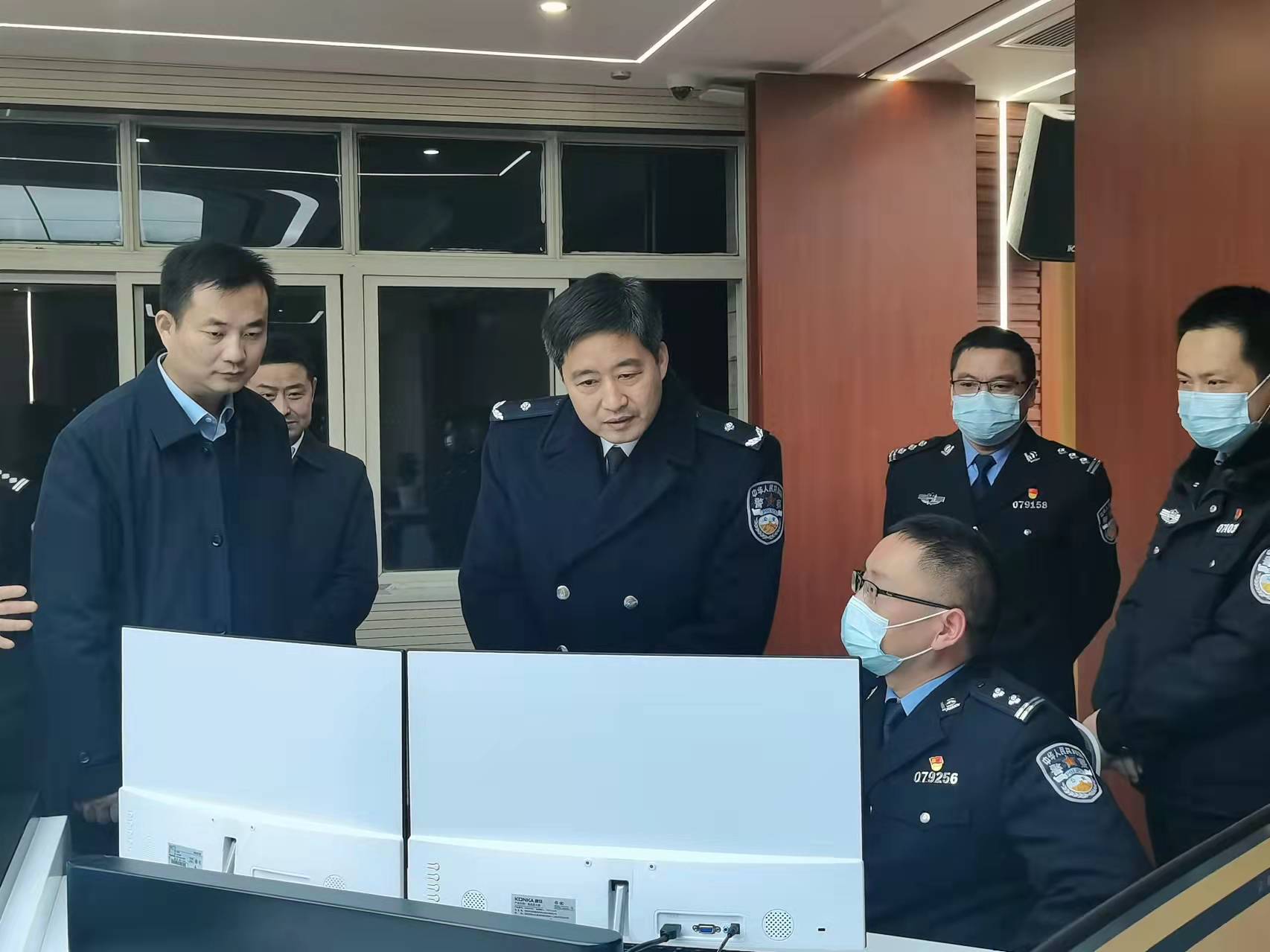 云上黄梅报道(全媒体记者:罗涛)1月25日,副市长,市公安局局长王文忠来