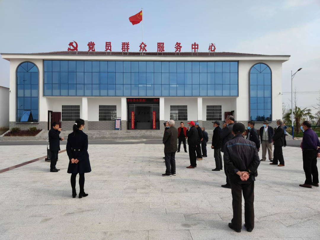 孔垄镇党委书记桂江兵在机关老干支部讲党课