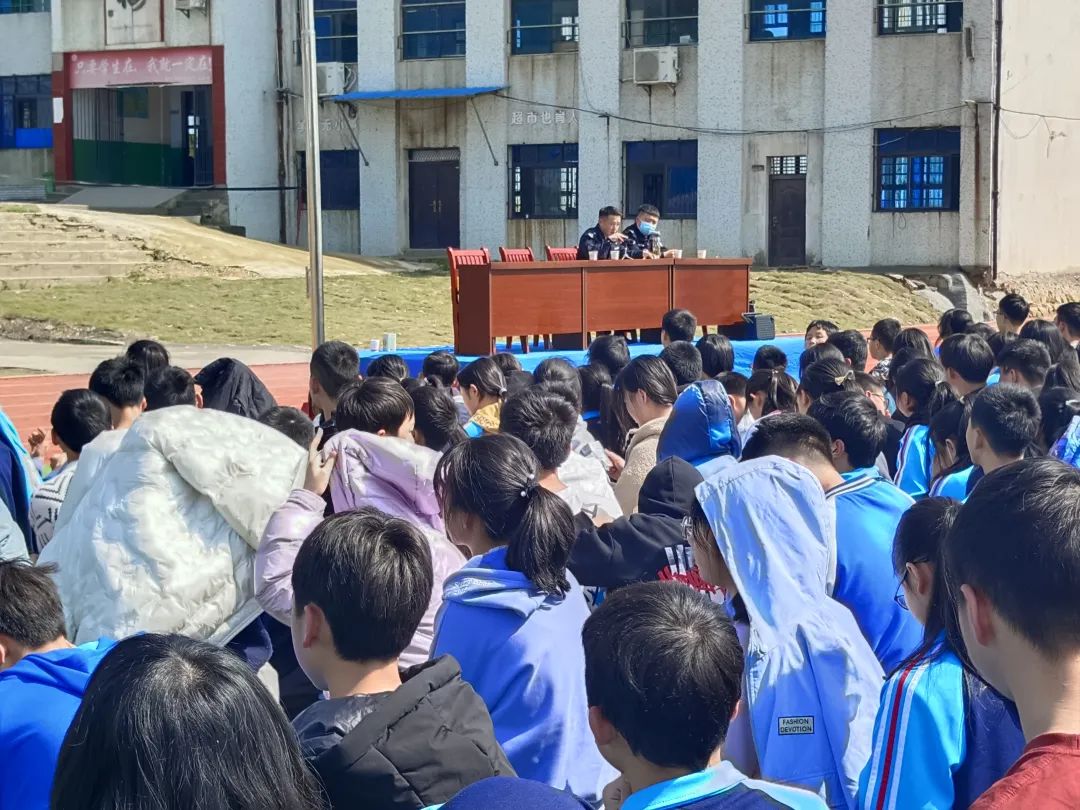 【安全教育日】法制宣传进校园,安全教育护成长_云上黄梅