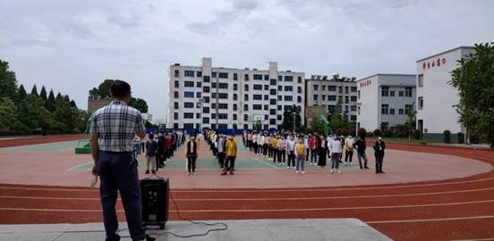 孝昌王店镇初级中学只争朝夕不负韶华我们都是追梦人