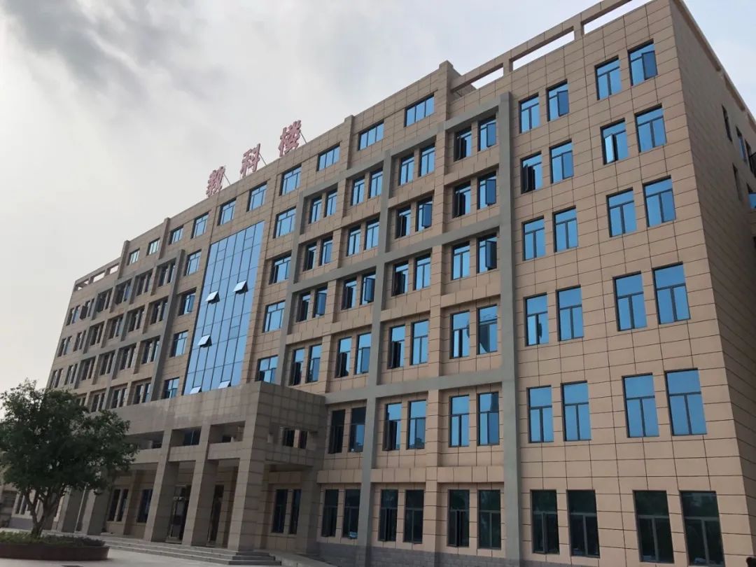 今年孝昌中考共设置考点4个(一中,二中, 孟宗,清溪),考场167个,备用