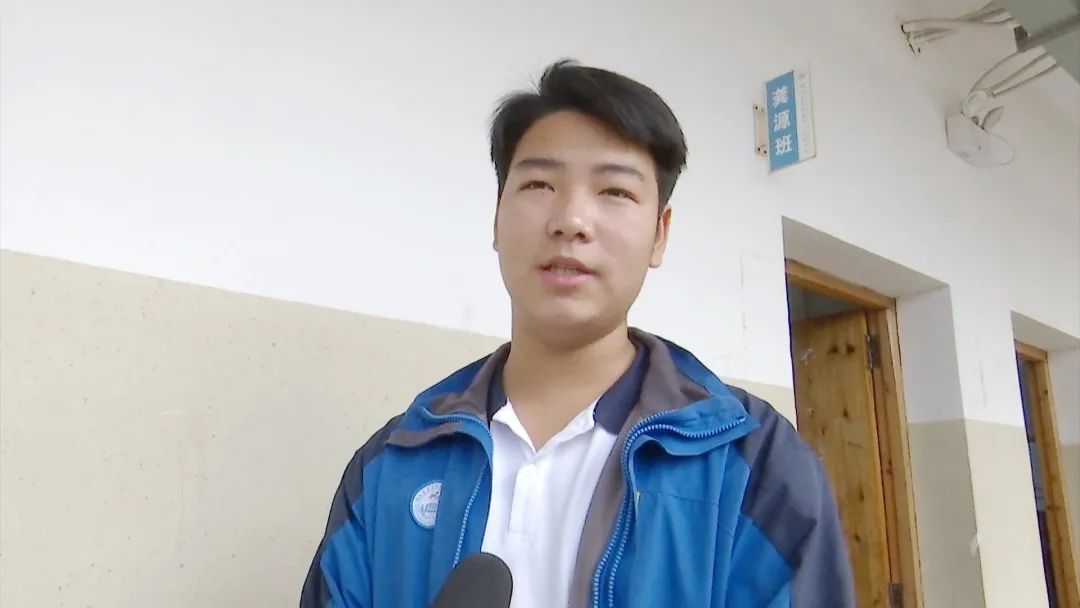 十佳青年教师龚源玉壶存冰心三尺展风华