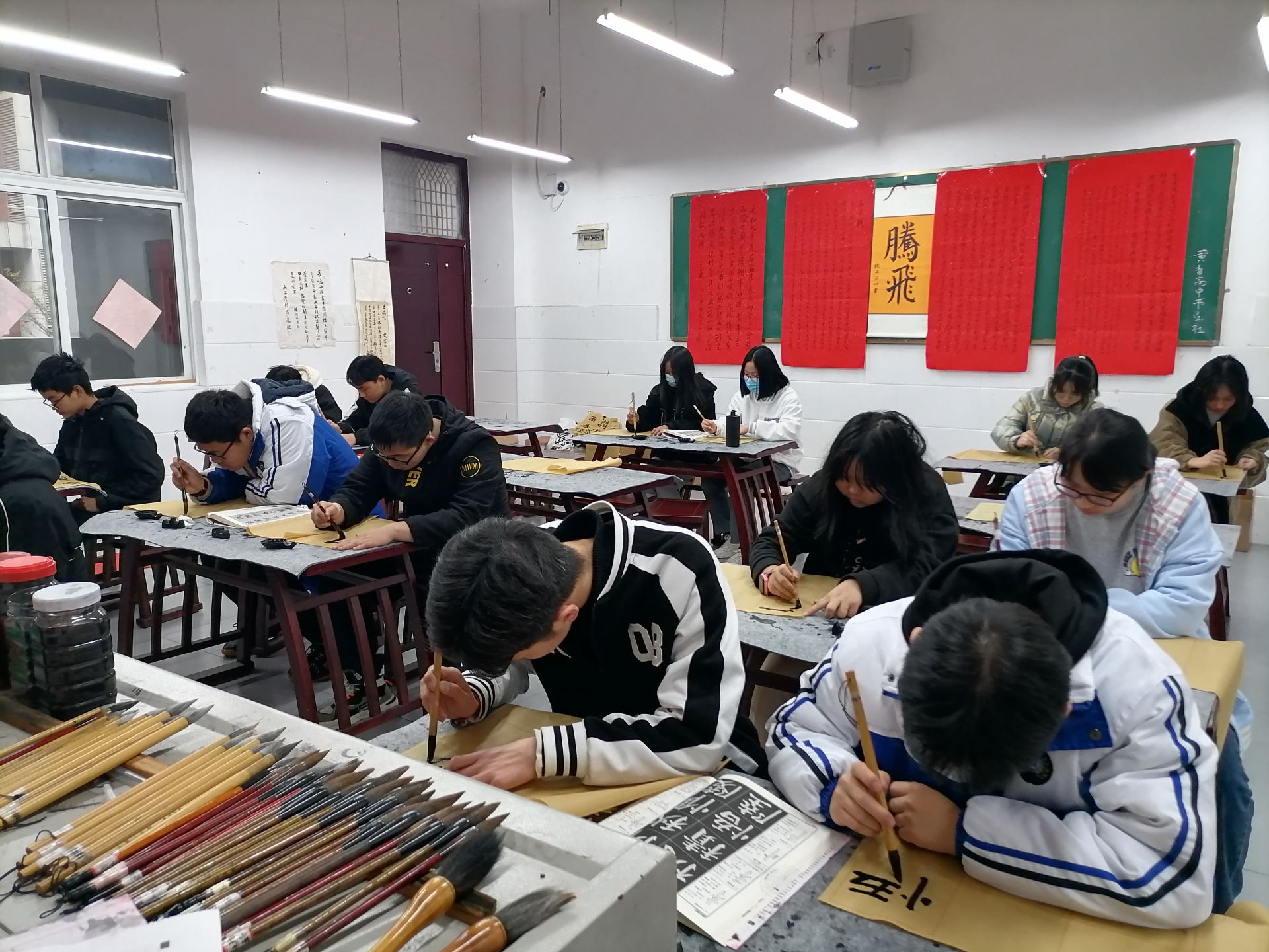 云梦黄香高中心语吧驱散心灵雾霭点亮生命之光