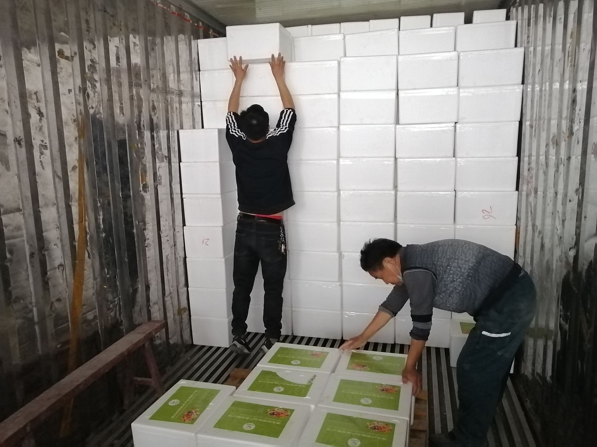 云梦县40吨蔬菜运送上海助力抗疫