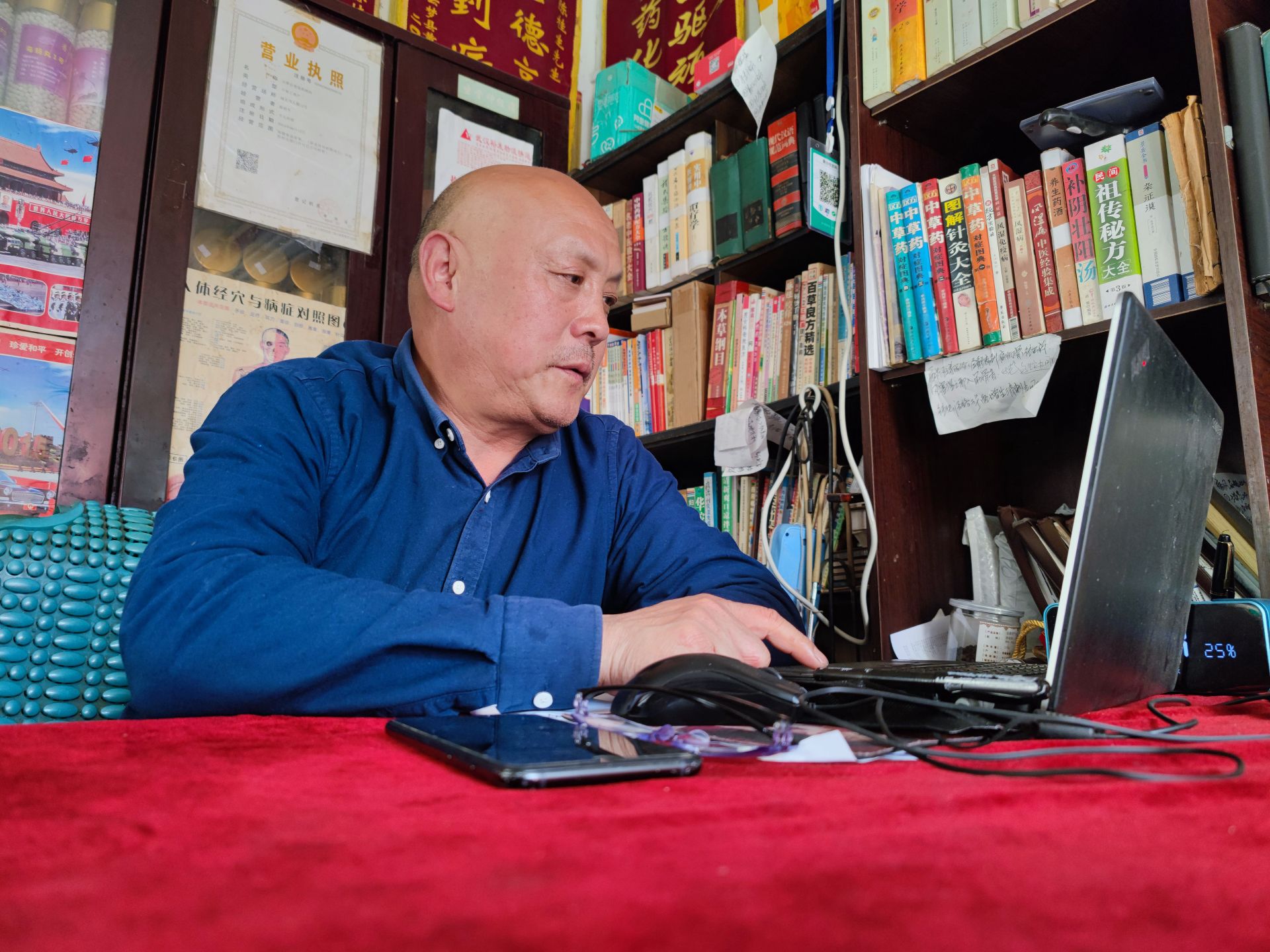 乡村振兴云梦实践云梦农民陈桂生将小桑葚做成产业