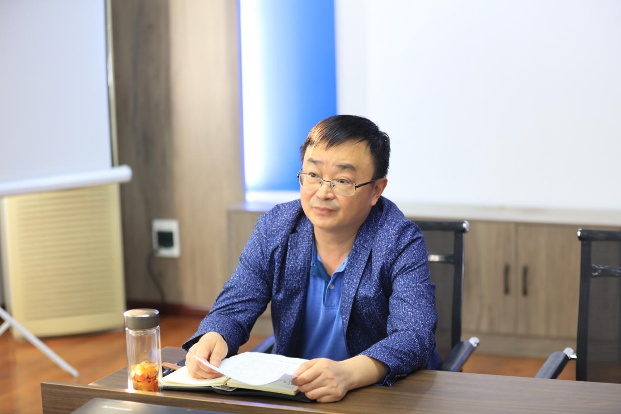 云梦县税务局党委书记,局长黄斌寄语青年干部青年兴则国家兴,青年强则