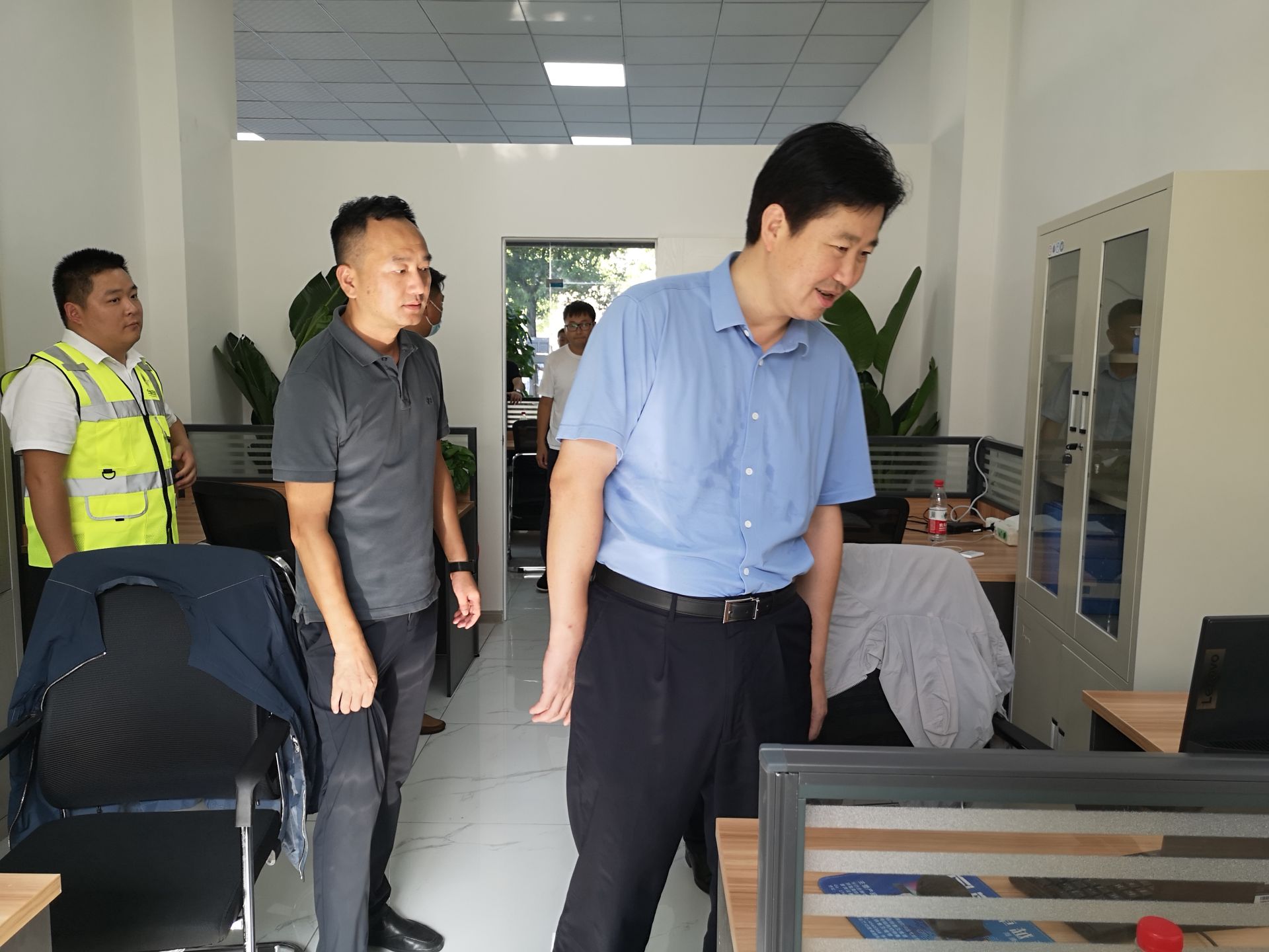 方超走访慰问奋战在高温一线工作岗位的干部职工_云上云梦