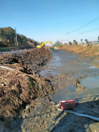 云梦下辛店:河道清淤治理 共建河畅水清美丽乡村