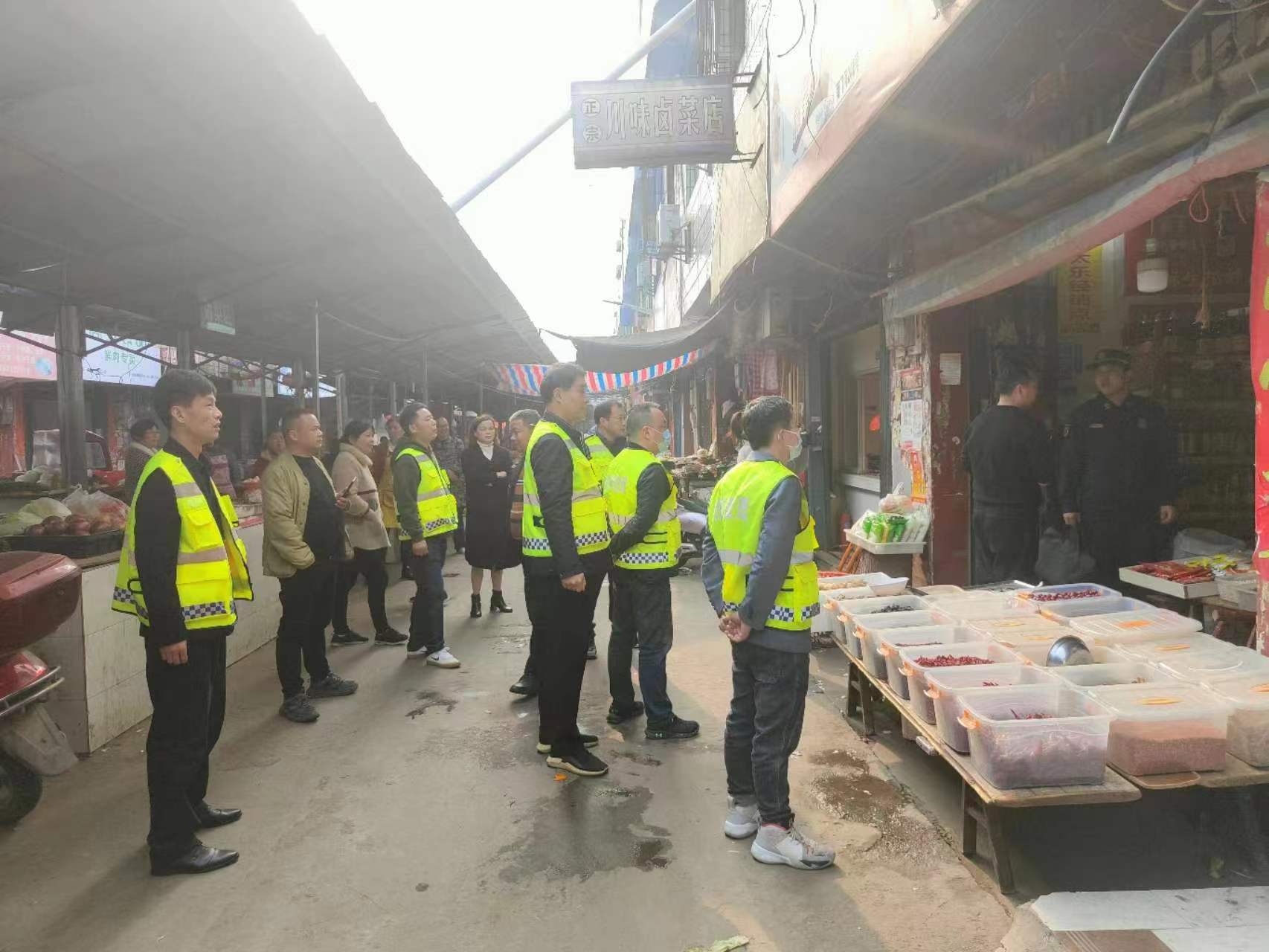 云梦县市场服务中心全力做好南门河市场搬迁工作_云上云梦