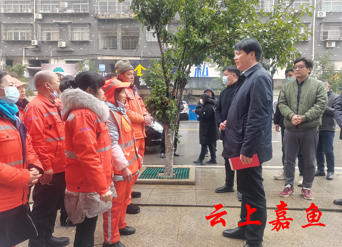 胡金云检查安全生产保价稳供值班备勤并开展走访慰问