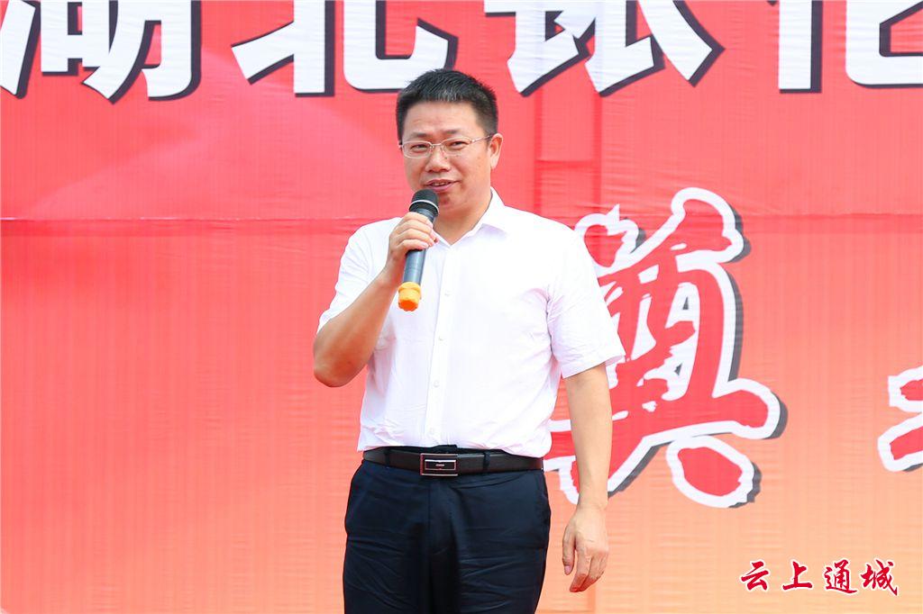 168网站股份有限公司社长范植明,通城东莞商会会长吴三刚,副会长汤