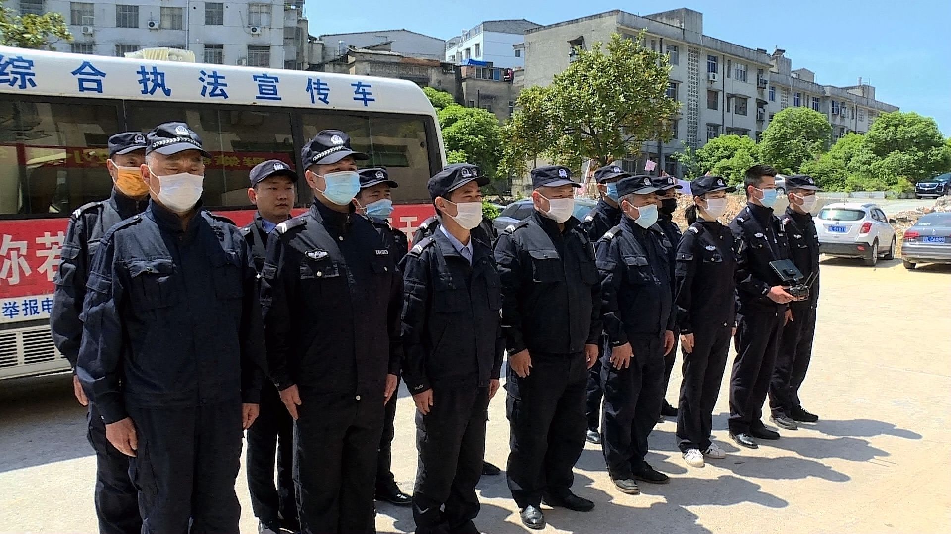 最美劳动者通城公安民警疫情在前警察不退同心守护美好家园