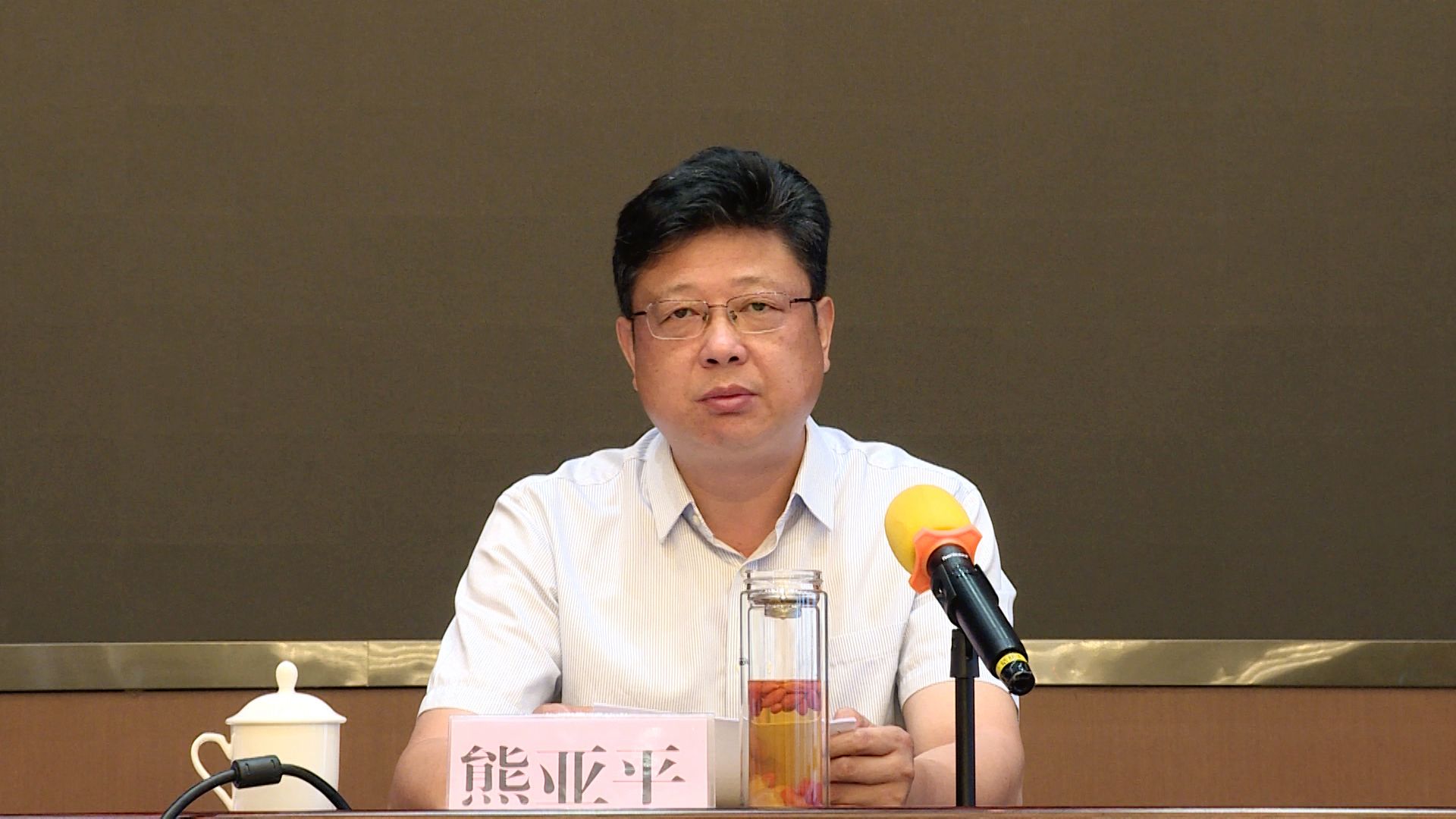 通城县脱贫攻坚工作推进会召开