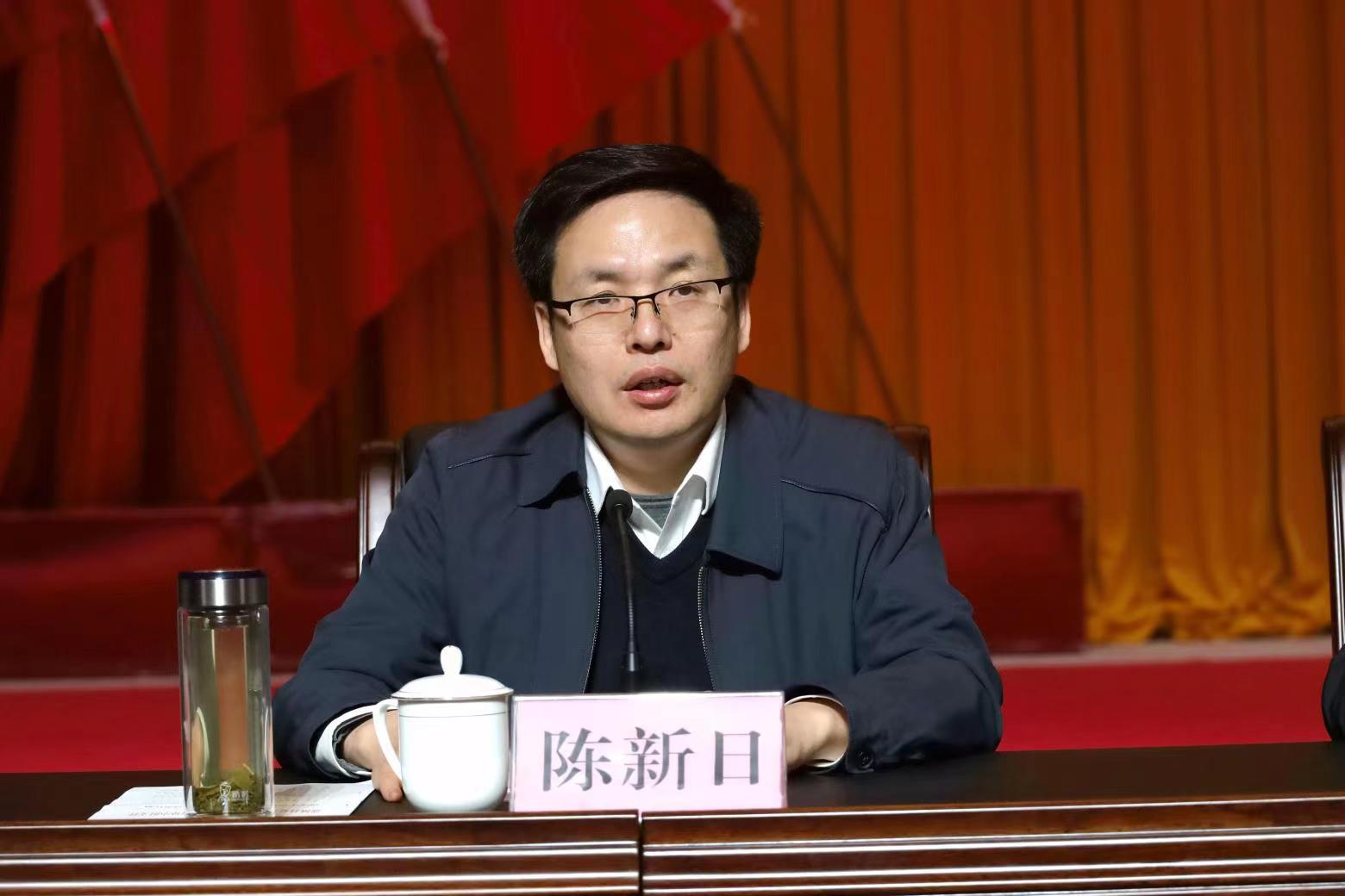 通城县纪委十四届六次全会召开熊亚平以更大的决心担