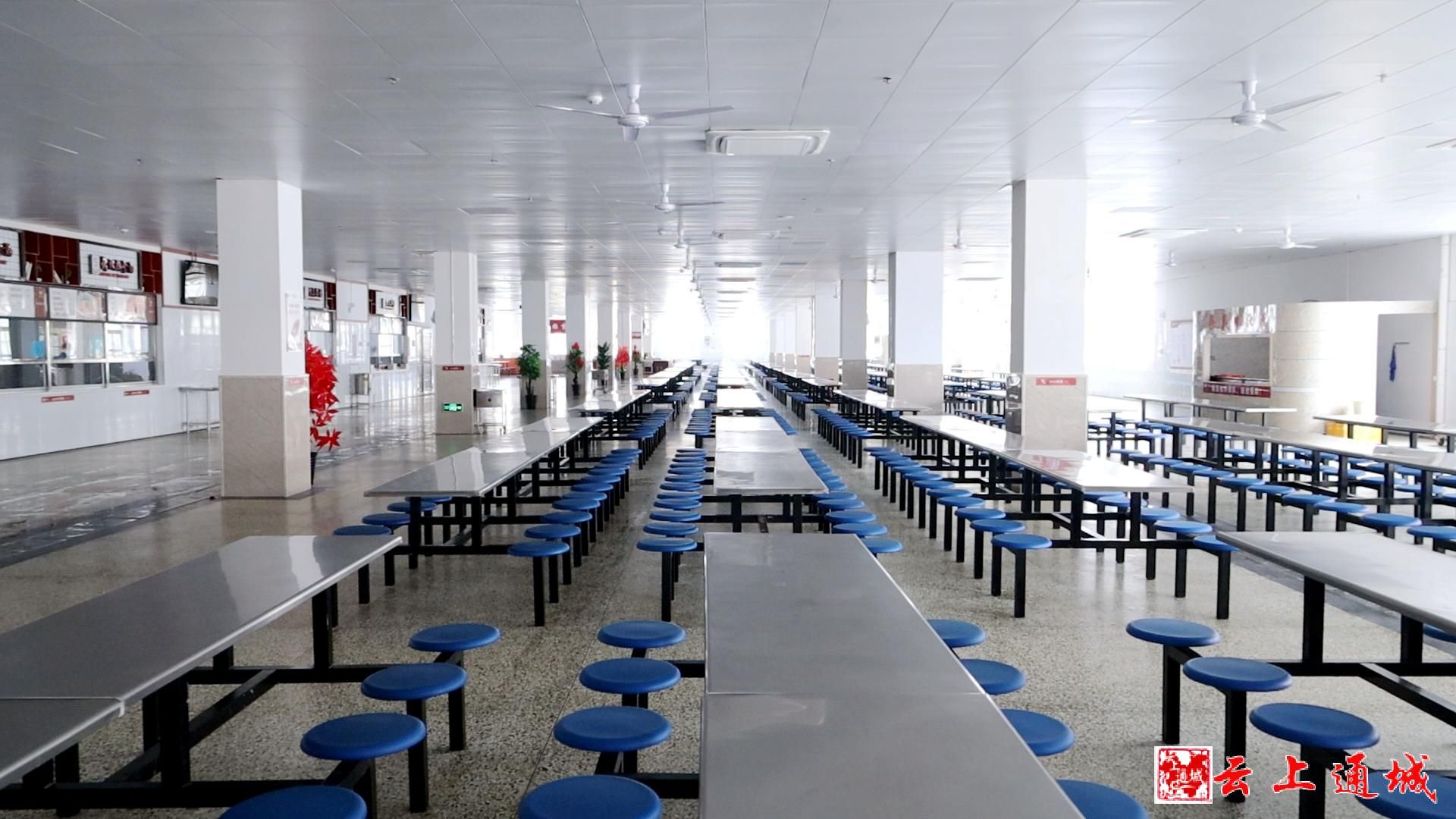 通城一中高考考点,检查人员以考点教学楼(考场),宿舍楼,食堂为检查