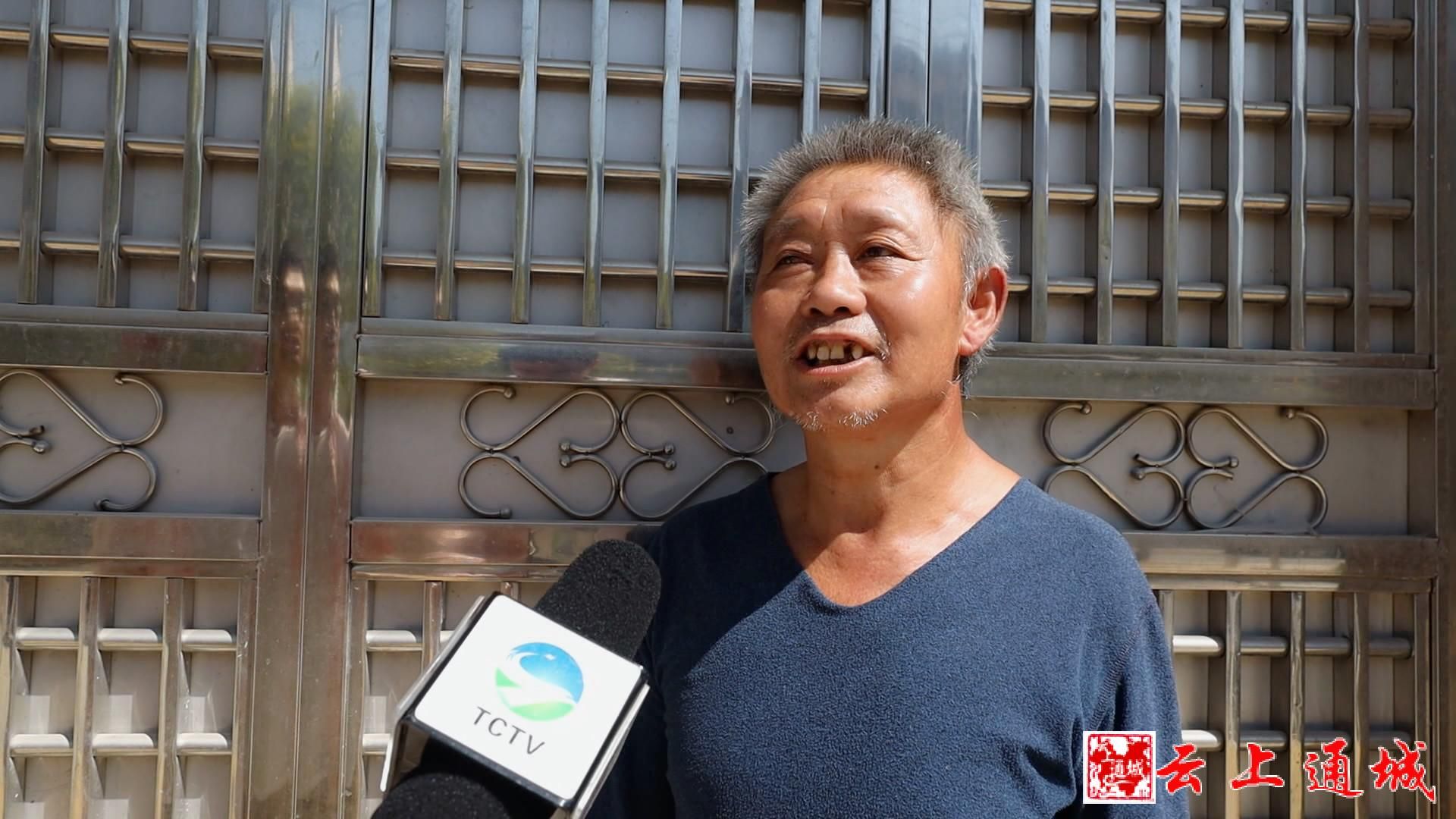 塘湖镇荻田村二组的黄楚恒,是村里的低保脱贫户,老伴去世多年,儿子