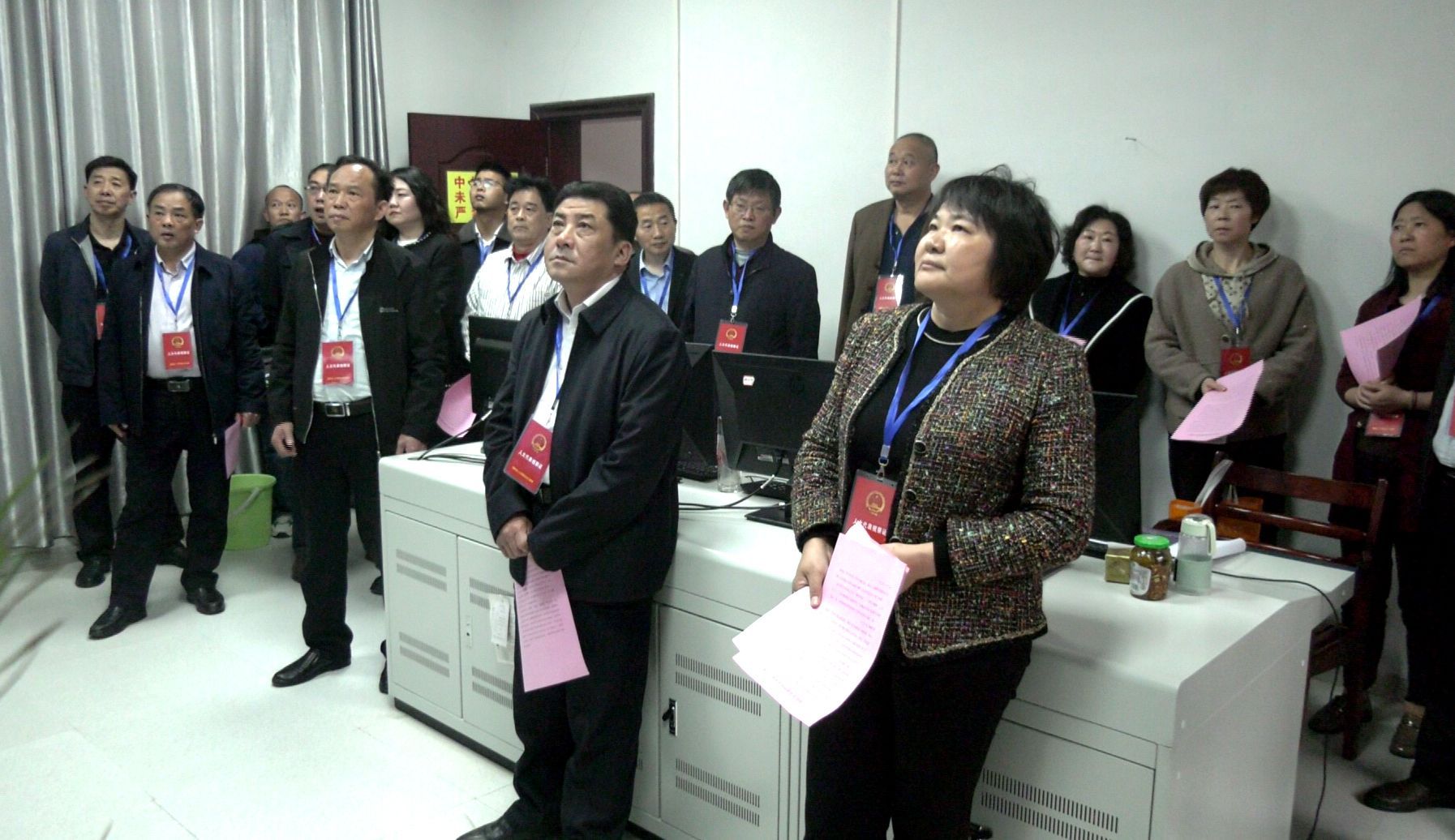 石峰主持召开崇阳县第十九届人民代表大会常务委员会第十次会议_云上