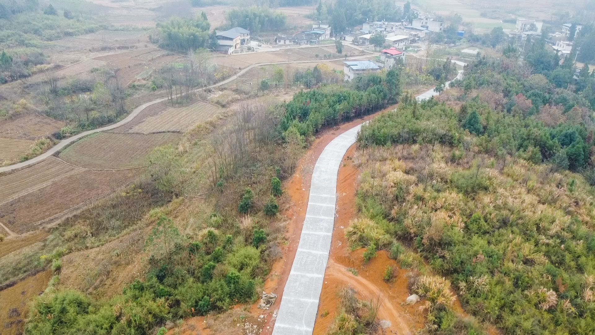 崇阳县铜钟乡马桥村:拓宽"瓶颈路" 畅通"民心路"