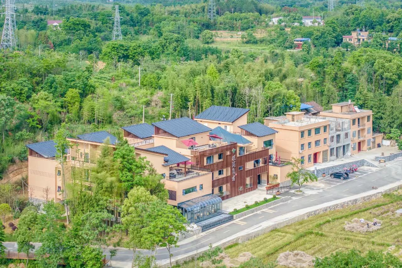 再不预订就没啦  "五一"假期崇阳枧港民宿超火爆