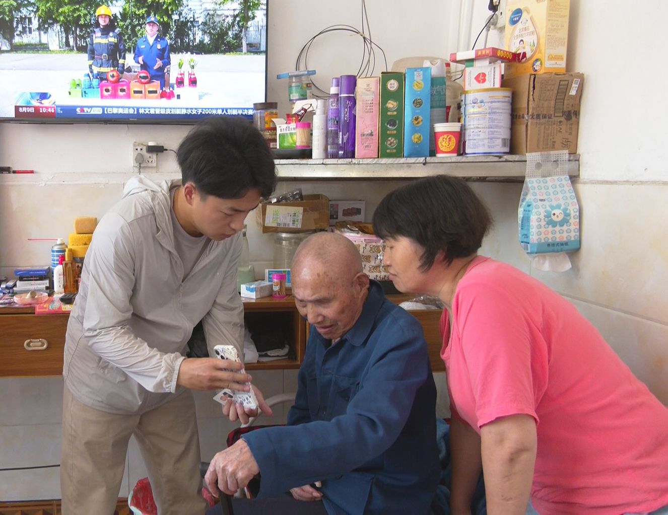 解答社保,医保,民政,税务,不动产等方面的政策疑问,发放政策宣传资料