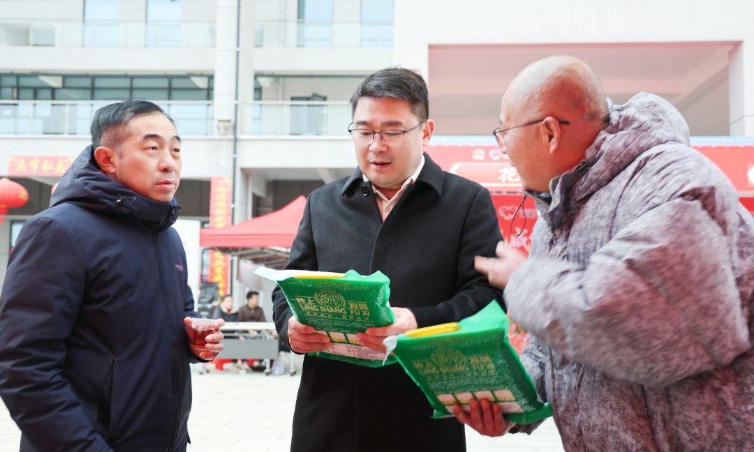 徐望调研全县新春商文旅融合促消费活动及商贸企业时强调：保安全 促消费 稳增长 惠民生.jpg