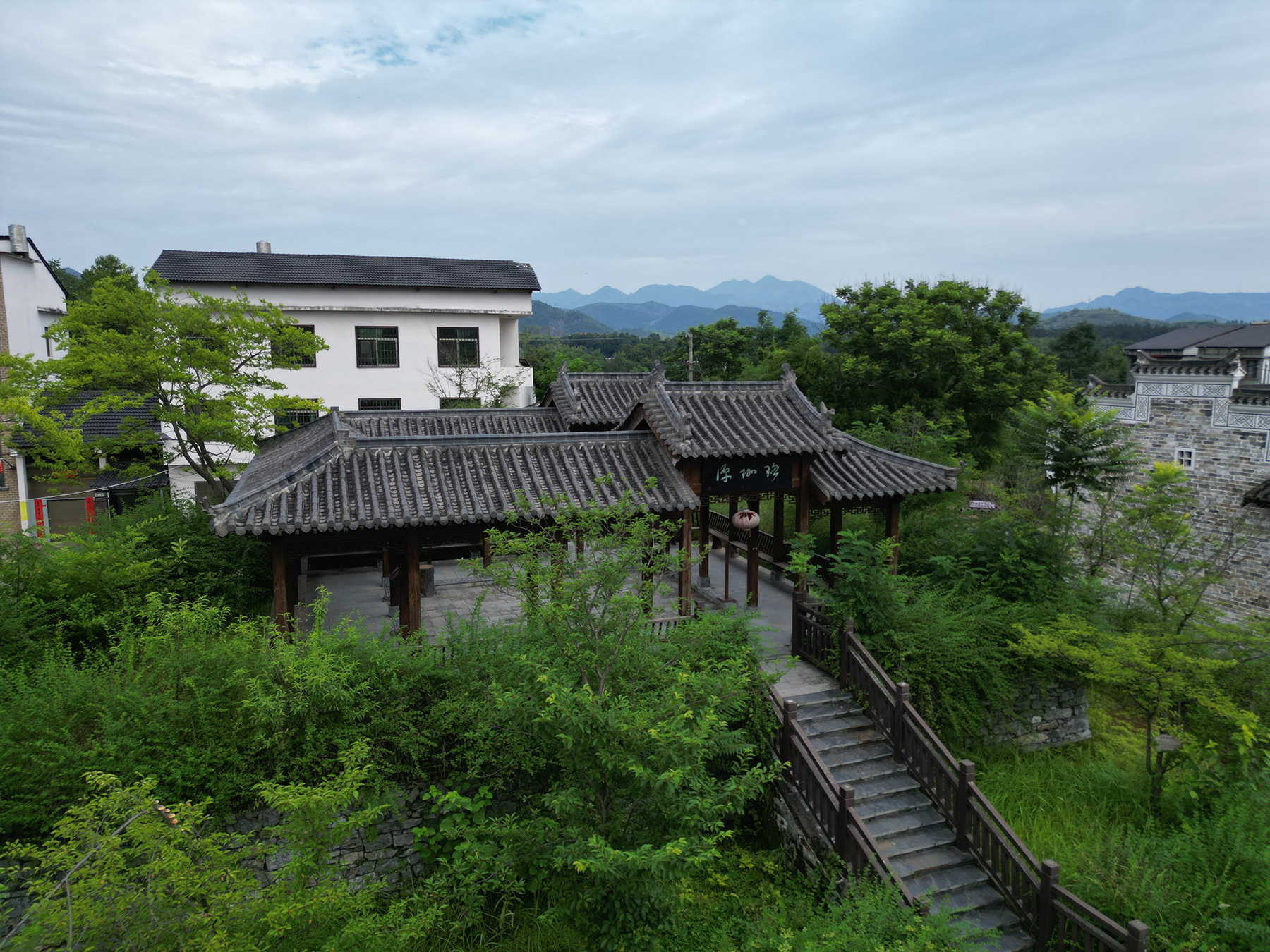 正在上传...