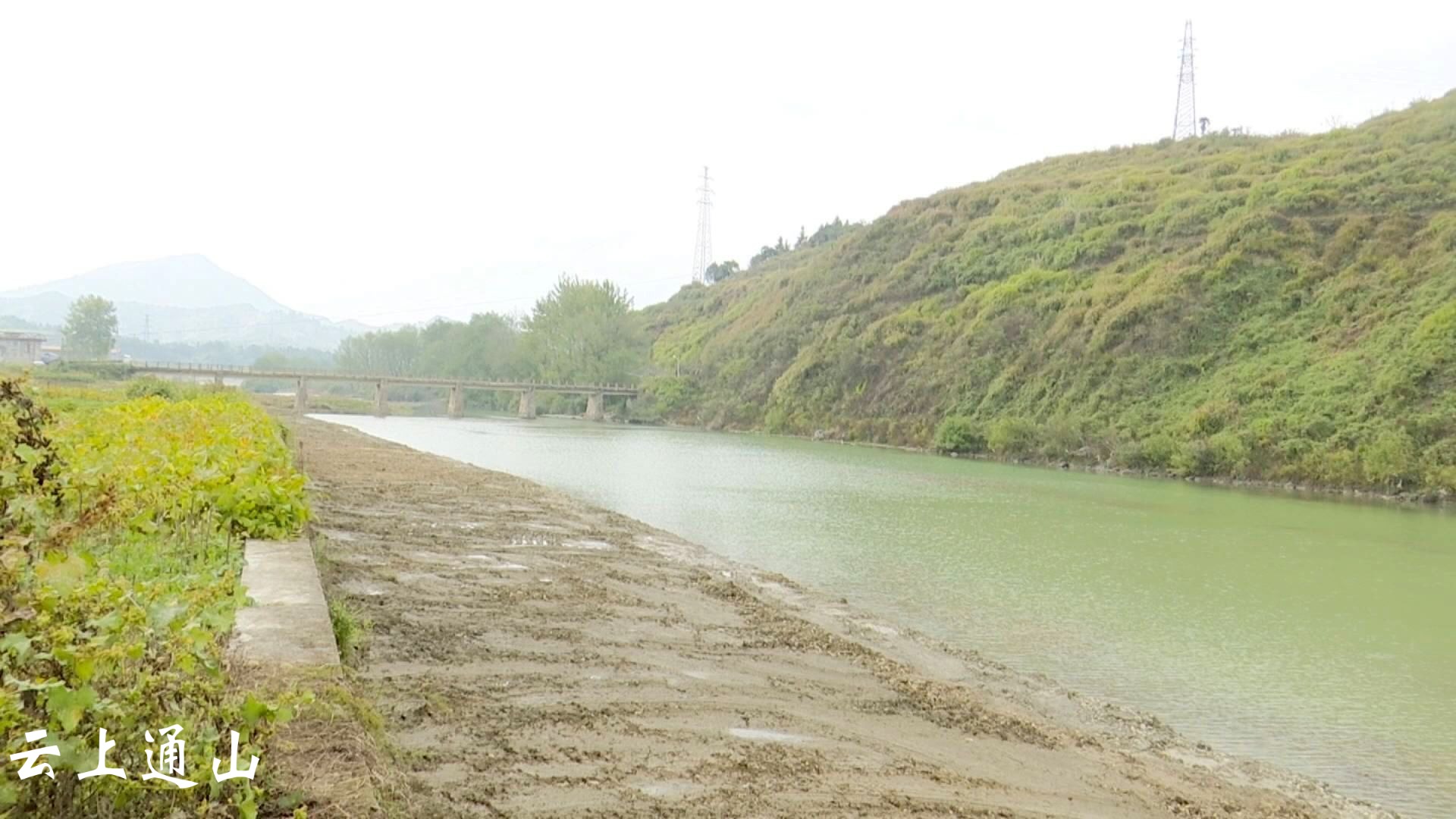 保一方水土還碧水藍天通山疏堵結合打擊規範河道採砂行為