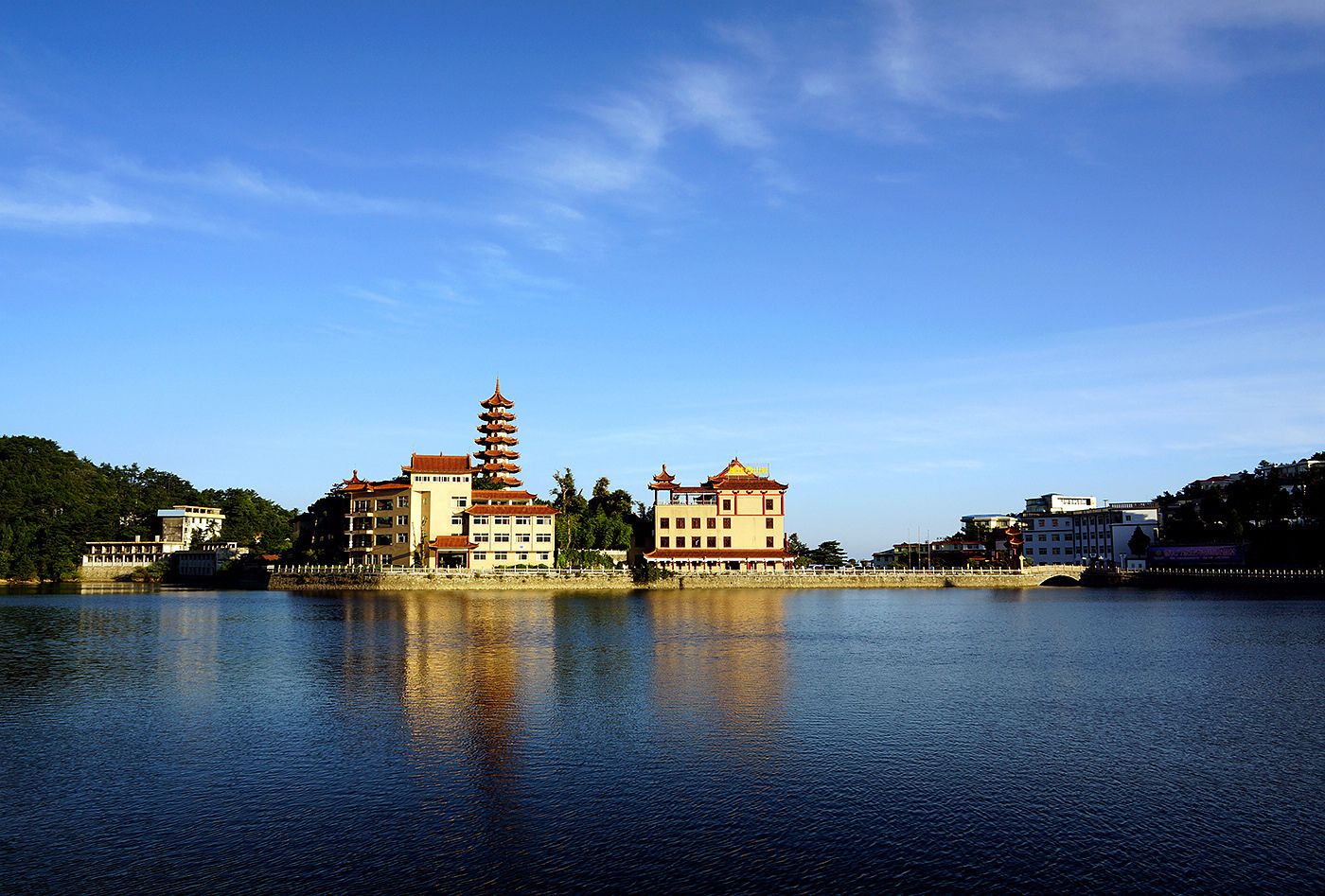 【九宫文学】| 邓晓丹:小家春秋_云上通山