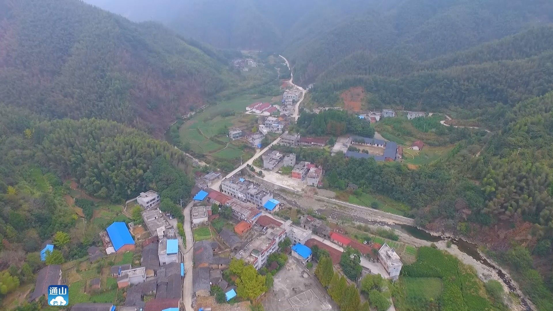 壮丽70年奋斗新时代通山县厦铺镇冷水坪村红绿融合打造红色文化引领高